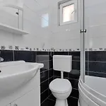 Apartment Vele Loft Ein-schlafzimmer-apartment Mit Meerblick By Interhome Makarska