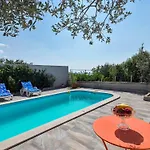 Vele Loft Ein-schlafzimmer-apartment Mit Meerblick By Interhome Διαμέρισμα Μακάρσκα