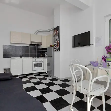 Vele Loft Ein-schlafzimmer-apartment Mit Meerblick By Interhome Apartment