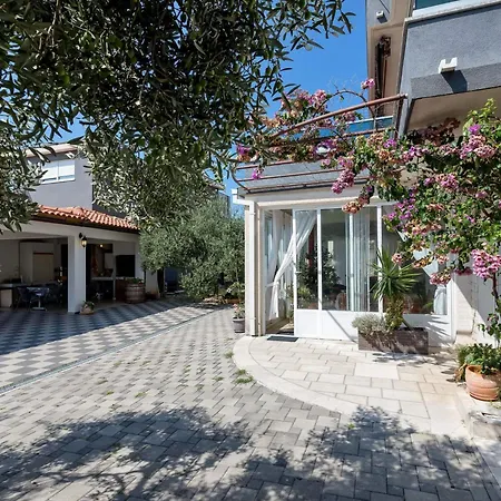 Apartmán Vele Loft Ein-schlafzimmer-apartment Mit Meerblick By Interhome *