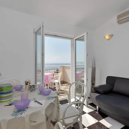 Vele Loft Ein-schlafzimmer-apartment Mit Meerblick By Interhome Makarska