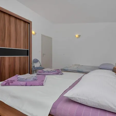 Vele Loft Ein-schlafzimmer-apartment Mit Meerblick By Interhome 아파트 *