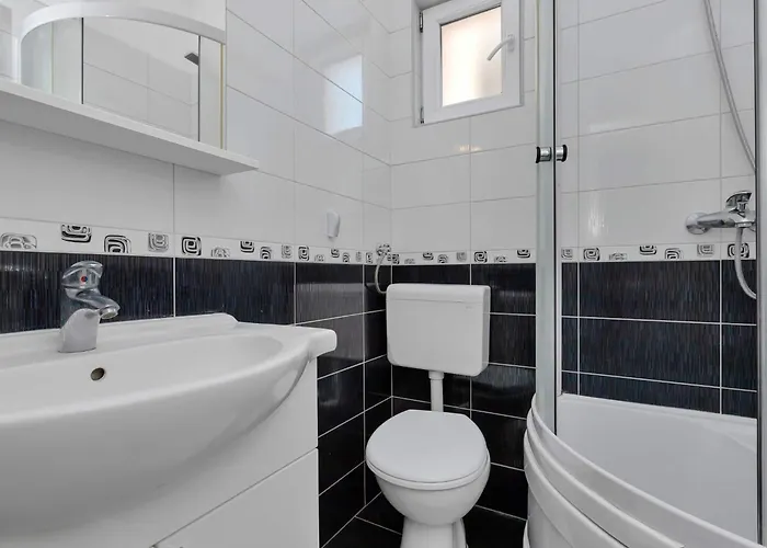 Daire Vele Loft Ein-schlafzimmer-apartment Mit Meerblick By Interhome Makarska